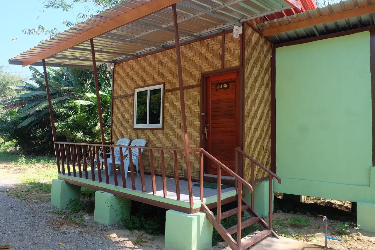 Khaosok Bamboo Huts Resort Khao Sok National Park Εξωτερικό φωτογραφία